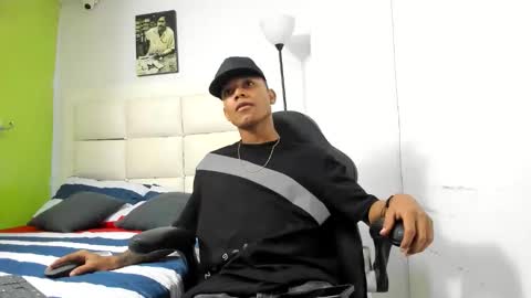 Snapshot of emanuel_23cm_ chatting on 3, 3, 2026 EMANUEL online show from 3, 3, 2026