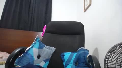 Ember and Wanda online show from 28, 2, 2025