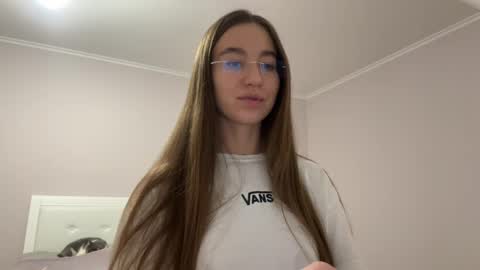 Snapshot of emberfamn chatting on 12, 5, 2026 Alina online show from 12, 5, 2026