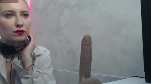 Snapshot of emberluna_ chatting on 24, 4, 2026 Ember online show from 24, 4, 2026
