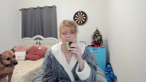 Snapshot of emberpheonixxx chatting on 19, 12, 2024 Ember Pheonixxx online show from 19, 12, 2024