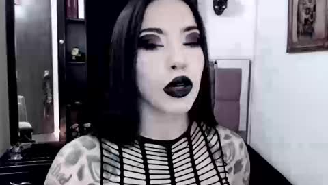 Emerald Black online show from 25, 9, 2025