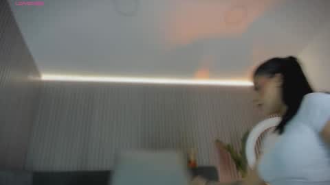 Snapshot of emelie_89 chatting on 14, 3, 2026 emelie_89 online show from 14, 3, 2026