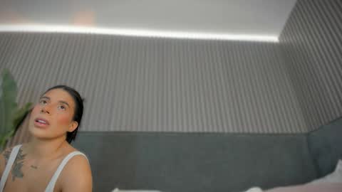 Snapshot of emelie_89 chatting on 24, 3, 2026 emelie_89 online show from 24, 3, 2026