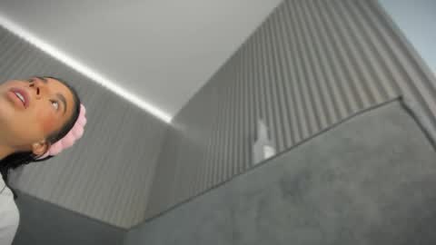 Snapshot of emelie_89 chatting on 24, 4, 2026 emelie_89 online show from 24, 4, 2026