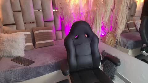 Snapshot of emelie_ch_ chatting on 15, 1, 2025 Emily  online show from 15, 1, 2025