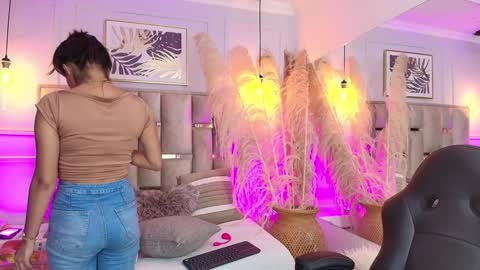 Snapshot of emelie_ch_ chatting on 21, 1, 2025 Emily  online show from 21, 1, 2025