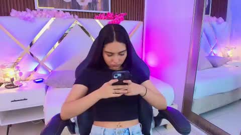 Snapshot of emelie_ch_ chatting on 16, 7, 2026 Emily online show from 16, 7, 2026