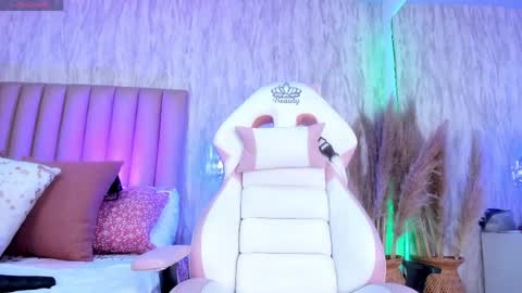 Snapshot of emely_florence_ chatting on 18, 5, 2026 Emely Florence online show from 18, 5, 2026