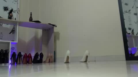 Snapshot of emely_garcia chatting on 27, 2, 2025 Emely   online show from 27, 2, 2025