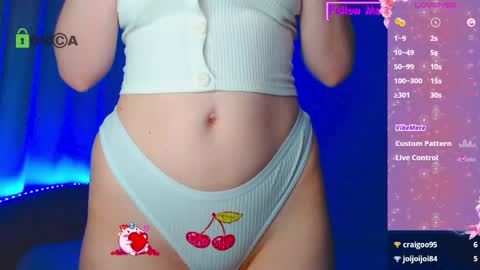 Snapshot of emelycrystal chatting on 6, 4, 2026 Emely online show from 6, 4, 2026