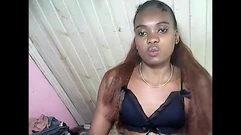 Emerence9794 online show from 12, 4, 2026
