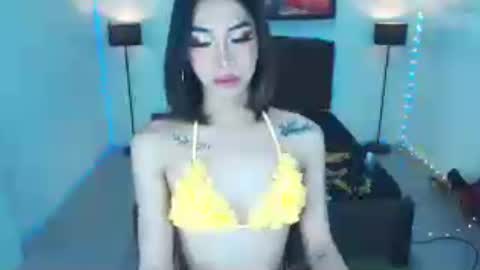 Snapshot of emerladmore chatting on 28, 7, 2026 emerladmore online show from 28, 7, 2026