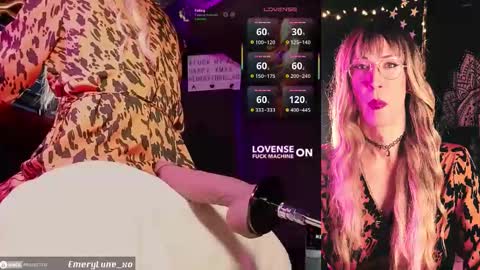 Snapshot of emerylune_xo chatting on 7, 1, 2026 Emery Lune online show from 7, 1, 2026