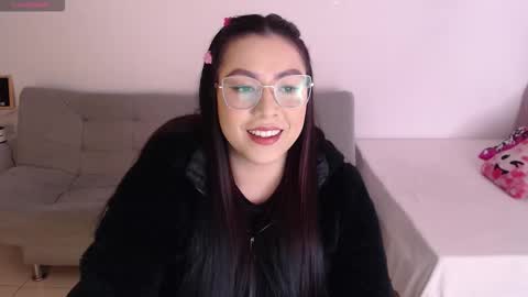 emi_carter online show from 5, 12, 2025