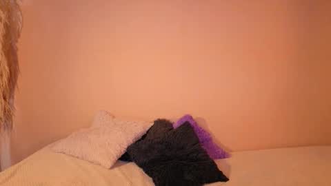 Emilia Gomez online show from 12, 11, 2025