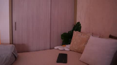    online show from 1, 4, 2026