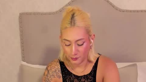 EMILY ROBERTS online show from 9, 11, 2025