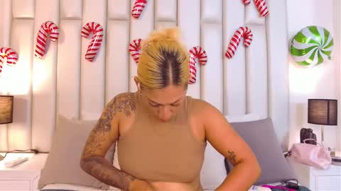 EMILY ROBERTS online show from 18, 12, 2025