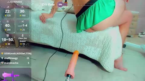 EmillySaenz online show from 27, 11, 2025