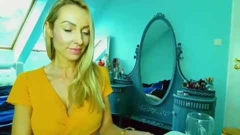 Snapshot of emilachat chatting on 27, 1, 2025 Emila online show from 27, 1, 2025