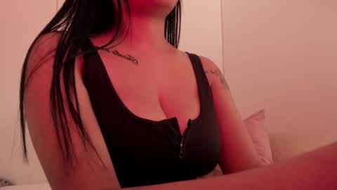 Snapshot of emilia_ghendle chatting on 5, 12, 2024 Emilia Big Boobs online show from 5, 12, 2024