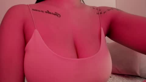Snapshot of emilia_ghendle chatting on 31, 12, 2024 Emilia Big Boobs online show from 31, 12, 2024