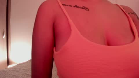 Snapshot of emilia_ghendle chatting on 4, 1, 2025 Emilia Big Boobs online show from 4, 1, 2025