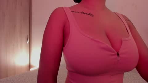 Snapshot of emilia_ghendle chatting on 15, 1, 2025 Emilia Big Boobs online show from 15, 1, 2025