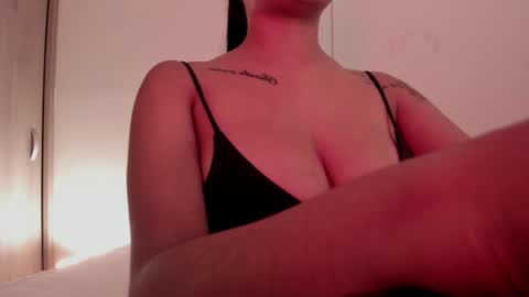 Snapshot of emilia_ghendle chatting on 27, 1, 2025 Emilia Big Boobs online show from 27, 1, 2025