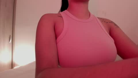 Snapshot of emilia_ghendle chatting on 29, 1, 2025 Emilia Big Boobs online show from 29, 1, 2025