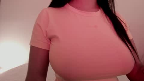 Snapshot of emilia_ghendle chatting on 2, 2, 2025 Emilia Big Boobs online show from 2, 2, 2025