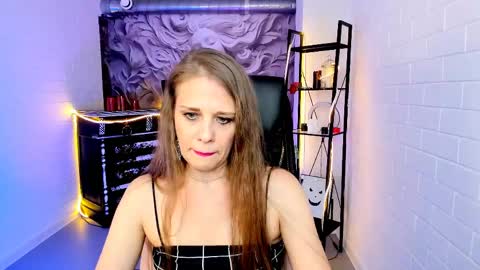Snapshot of emiliabedy chatting on 6, 5, 2026 Emilia Bedy online show from 6, 5, 2026