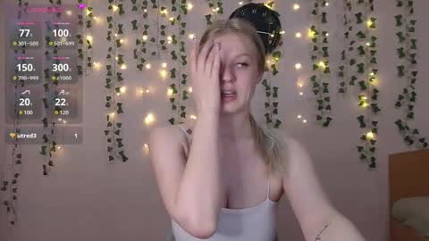 Snapshot of emiliaduchess chatting on 6, 3, 2025 Amili online show from 6, 3, 2025