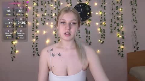 Snapshot of emiliaduchess chatting on 9, 3, 2025 Amili online show from 9, 3, 2025