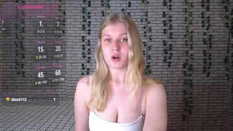 Snapshot of emiliaduchess chatting on 9, 9, 2025 Amili online show from 9, 9, 2025