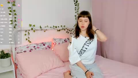 Snapshot of emiliahurrison chatting on 17, 6, 2026 Call me Emilia next stream on Friday at 10 AM GMT online show from 17, 6, 2026