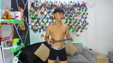 Snapshot of emilicollinss chatting on 15, 12, 2024 EMILI AND GIN online show from 15, 12, 2024