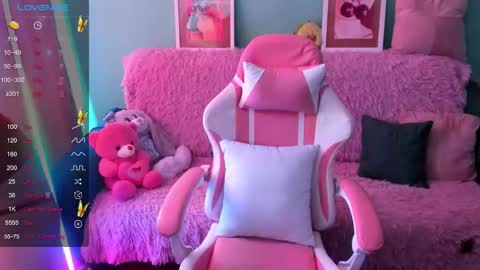 Snapshot of emiliyaqueen chatting on 22, 3, 2026 Emiliya online show from 22, 3, 2026