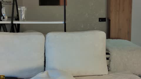 Emiljanna online show from 21, 11, 2025