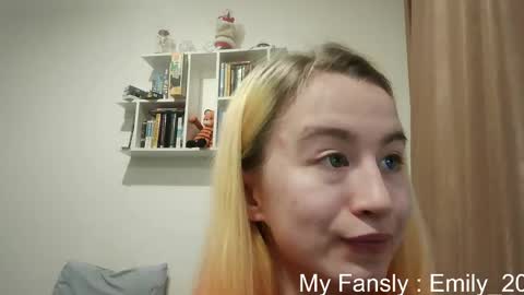 Snapshot of emilly_20 chatting on 8, 5, 2026 Emily online show from 8, 5, 2026