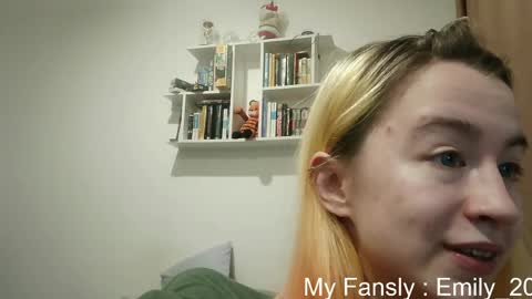 Snapshot of emilly_20 chatting on 9, 5, 2026 Emily online show from 9, 5, 2026