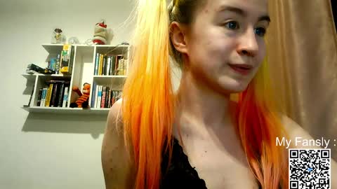 Snapshot of emilly_20 chatting on 11, 5, 2026 Emily online show from 11, 5, 2026
