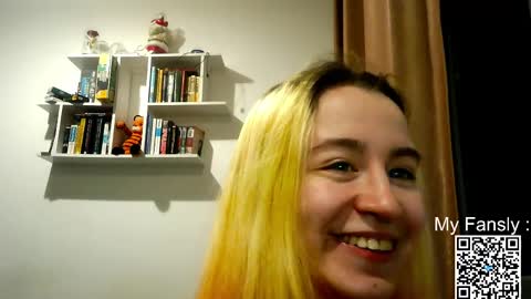Snapshot of emilly_20 chatting on 13, 5, 2026 Emily online show from 13, 5, 2026