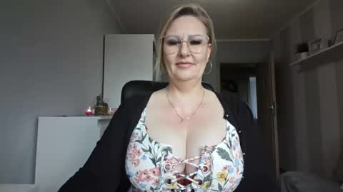 EmillyLove online show from 27, 2, 2026