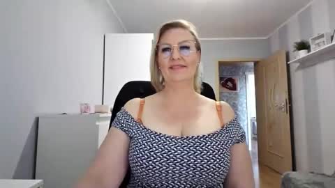 EmillyLove online show from 28, 3, 2026