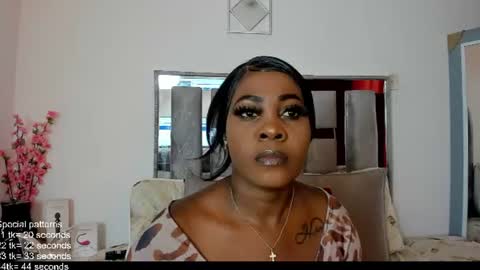 Snapshot of emillyroaa chatting on 5, 7, 2026 Emilly Roa online show from 5, 7, 2026