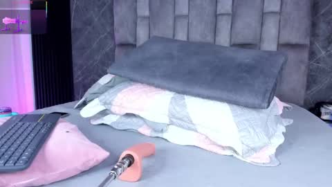 Snapshot of emily___fox chatting on 3, 11, 2025 Emily online show from 3, 11, 2025