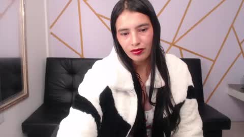 Snapshot of emily___rouse chatting on 19, 6, 2026 emily___rouse online show from 19, 6, 2026