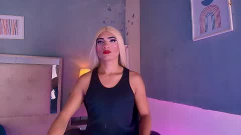 Snapshot of emily_castillo1_ chatting on 23, 6, 2026 emily_castillo1_ online show from 23, 6, 2026